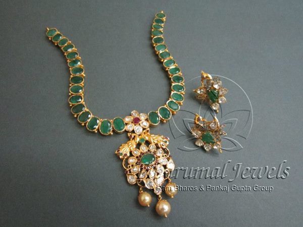 Green Necklace Indian, Necklaces Indian, Emerald Necklaces, Emerald Jewellery, Emerald Set, Ring Jewellery Design, Wedding Jewellery Collection, Gold Jewellery Design Necklaces, Indian Wedding Jewelry