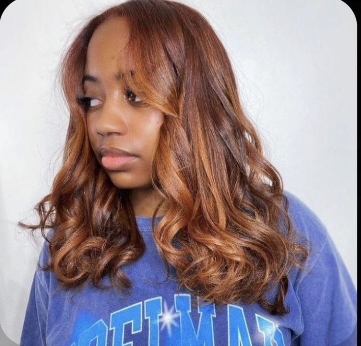 Black Women Hair Color, Girl Hair Colors, Honey Brown Hair, Fall Hair Color Trends, Redken Color, Curly Hair Videos, Brown Hair Dye, Ginger Hair Color, Dyed Hair Inspiration