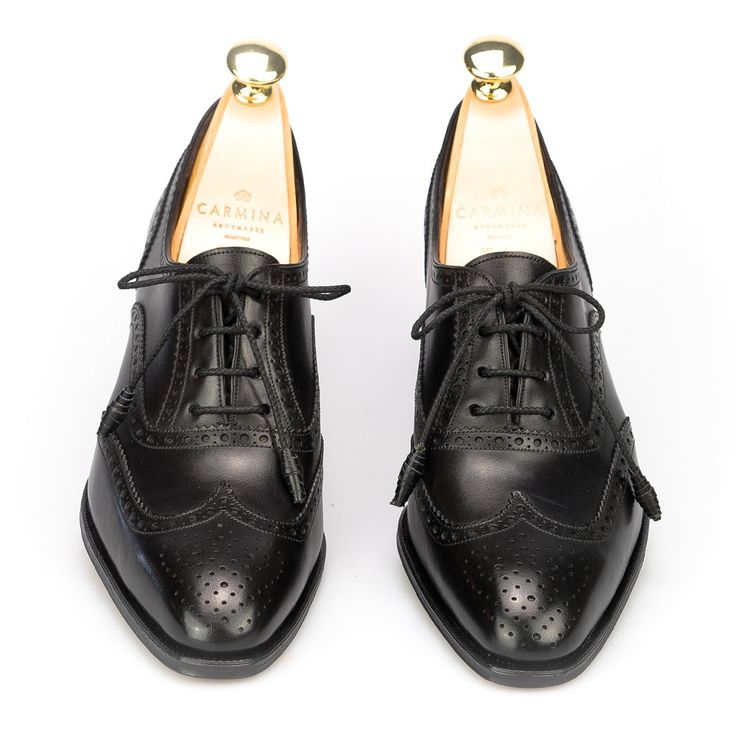 WOMEN'S OXFORDS SHOES IN BLACK LEATHER WITH HEEL 70MM Black Brogue Oxfords For Galas, Black Calf Leather Oxfords With Goodyear Welted, Timeless Black Leather Wingtip Shoes, Timeless Black Wingtip Leather Shoes, Timeless Black Pointed Toe Oxfords, Formal Cap Toe Oxfords, Luxury Black Almond Toe Oxfords, Luxury Formal Heels With Brogue Detailing, Black Oxfords With Rubber Sole For Galas