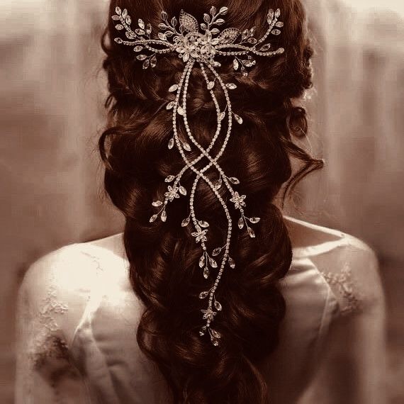 Royal Hairstyles Princesses, Royal Hairstyles, Medieval Hairstyles, Medieval Woman, Ball Hairstyles, Fantasy Hair, Playing With Hair, Princess Hairstyles, Magical Jewelry