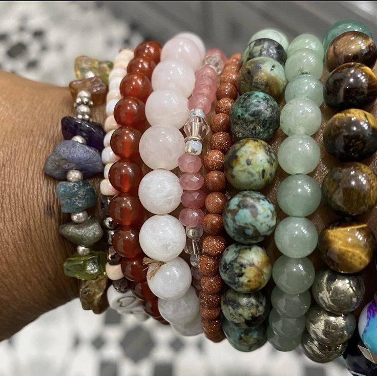 Earthy Bracelets, Pisces Szn, Dope Jewelry Accessories, Crystal Bead Jewelry, Earthy Jewelry, Y2k Jewelry, Wrist Jewelry, Diy Bracelets Patterns, Diy Bracelet Designs