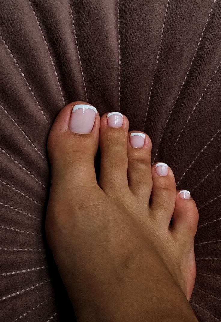 French Manicure Toes, Short Classy Nails, French Toe Nails, Pink Toe Nails, Pink Pedicure, French Pedicure, Gel Pedicure, Gel Toe Nails, Acrylic Toe Nails