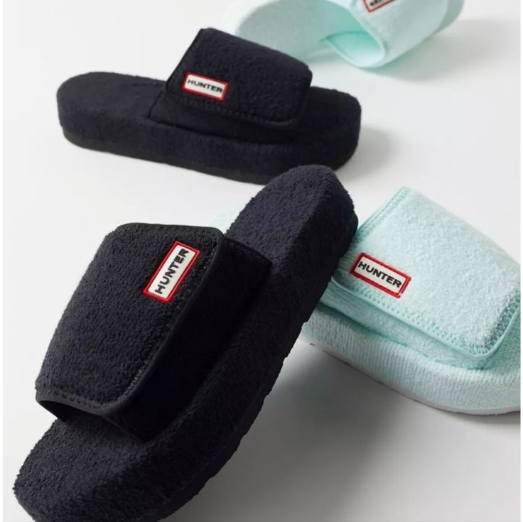 The Lightweight, Original Platform Adjustable Slides Combine The Softness Or A Beach Towel With The Comfort Of A Molded Footbed. Crafted From Moisture-Absorbing Terry Toweling That Wraps Around The Upper Outsole, Eliminating Irritation With Every Step, These Red Women's Platform Slides Are Fastened With A Velcro Strap For A Customizable Fit. Easy To Clean And Quick To Dry, They Are Breathable, Flexible And Provide A Little Extra Height For The Summer Months. Terry Toweling Upper And Outsole Towe Hunter Logo, Futuristic Shoes, Hunter Shoes, Platform Slides, Women Hunters, Teenager Outfits, Velcro Straps, Slide Sandals, Platform Sandals