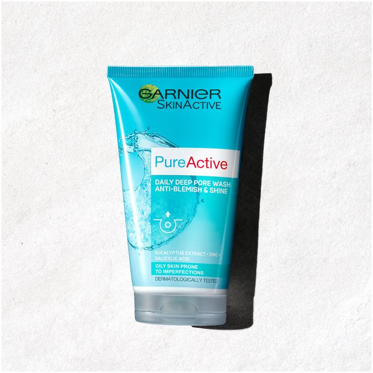 Experience a deep cleanse with Garnier Pure Active Anti-Blackhead Wash, a purifying cleanser that works to fight blemishes, shine and imperfections.  Fortified with exfoliating particles and deep-reaching salicylic acid, the face wash gets to work deep down, eliminating impurities from pores and preventing the development of unruly imperfections. Its skin-clearing formula controls sebum production on the skin's surface and protects from spots and blackheads.  Skin feels cleansed, clear and purif Oily Skin Facewash, Garnier Pure Active, Face Wash For Oily Skin, Tanning Moisturizer, Exfoliating Face Scrub, Garnier Skin Active, Hair Color Shampoo, Exfoliate Face, Skin Care Gifts