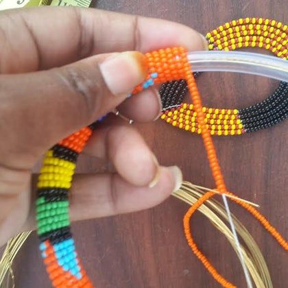 African Beading Tutorial, Masai Beadwork, African Beaded Jewelry, African Beadwork, African Bangles, African Bracelets, African Crafts, Rope Jewelry, African Earrings