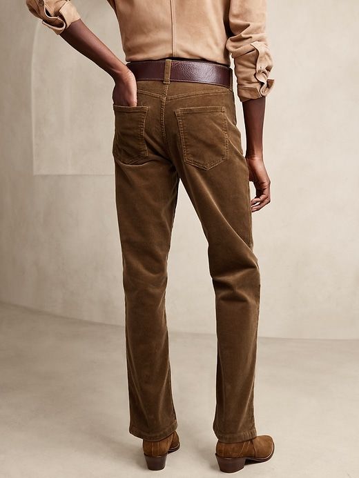 Classic Corduroy Straight Leg Pants, Classic Straight Leg Corduroy Pants, Classic Relaxed Fit Corduroy Bottoms, Fall Corduroy Jeans With Five Pockets, Fitted Corduroy Straight Leg Jeans, Fitted Corduroy Pants With Five Pockets, Fitted Straight Leg Corduroy Jeans, Corduroy Straight Leg Jeans For Work, Brown Corduroy Relaxed Fit Jeans