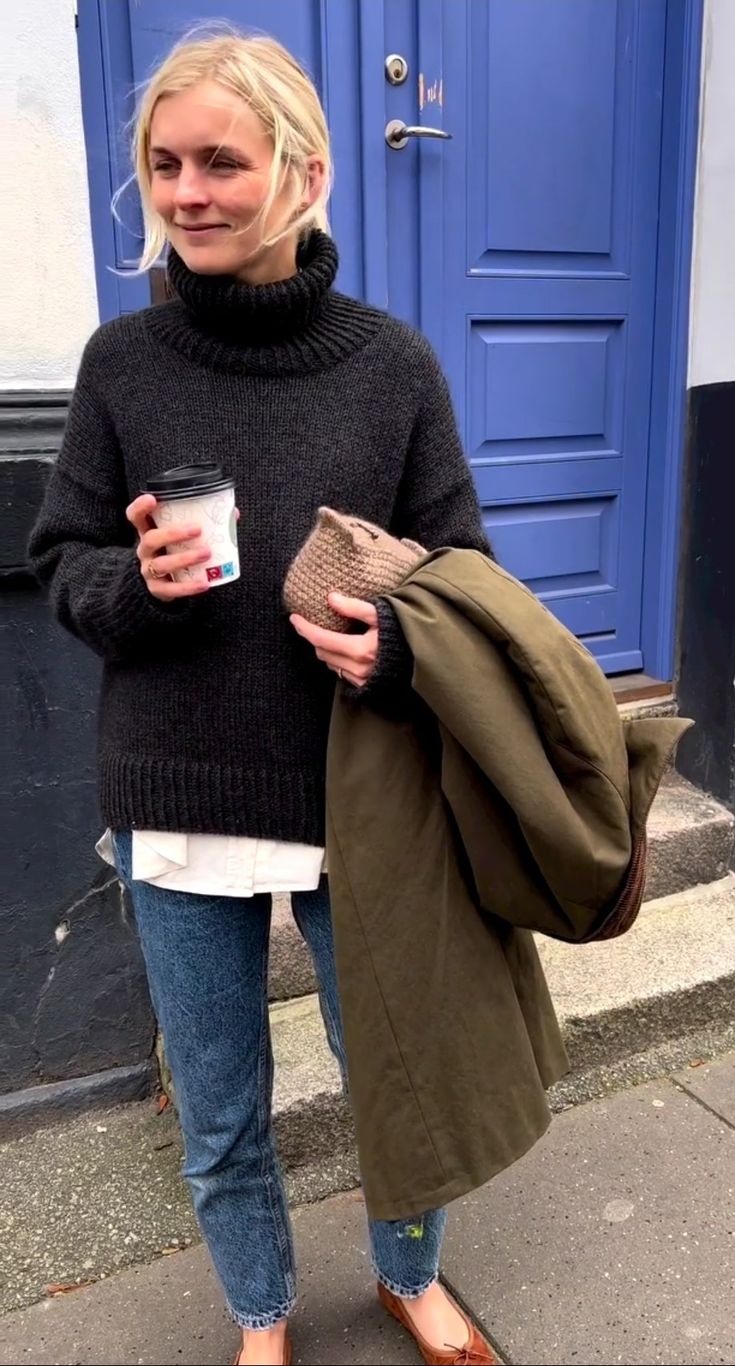 Feminine Scandinavian Style, Scandi Women Style, Nordic Street Style Winter, European Street Style Women, Norwegian Fashion Woman, Scandinavian Womens Fashion, Swedish Women Style, Scandinavian Street Style 2023, Nordic Clothing Style