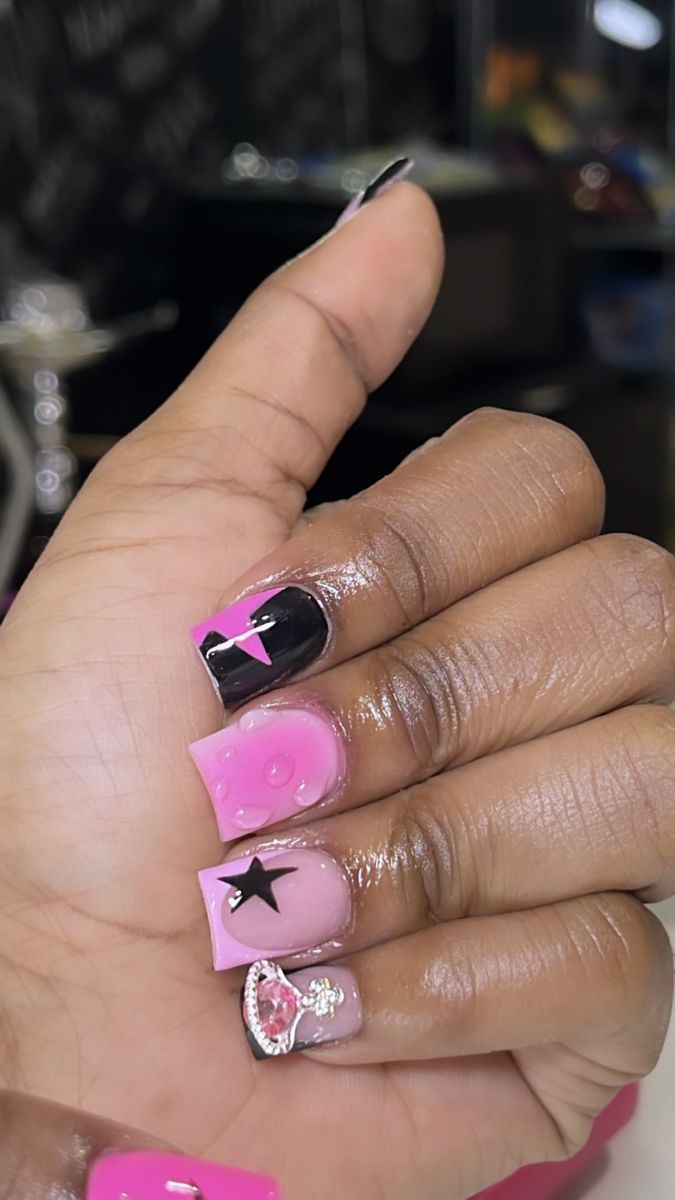 Girls Nail Designs, Acrylic Nail Set, Hard Nails, Simple Gel Nails, Colored Acrylic Nails, Girly Acrylic Nails, Glow Nails, French Acrylic Nails, Short Square Acrylic Nails