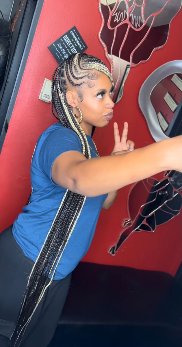 Braids To The Side, Colored Box Braids, Lemonade Braids Hairstyles, Natural Hair Weaves, Pretty Braids, Braided Hairstyles For Teens, Braid Inspiration, Feed In Braids Hairstyles, Quick Braided Hairstyles