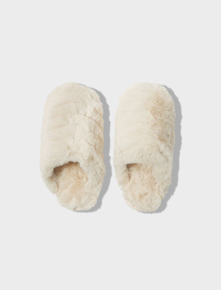 These super cute rib slides are the perfect addition to your sleepwear wardrobe all year round. Sink your feet into fluffy faux-fur slippers with cross-over straps. The sole is also lined in faux-fur, but reinforced with a resilient, non-slip outer – meaning you can wear these outside of the house! 100% Polyester Available in 3 easy sizes: Small - 5/6 Medium - 7/8 Large - 9/10 Round Sink, Faux Fur Slippers, Fur Slippers, Slides, Faux Fur, Slippers, Super Cute, Wardrobe