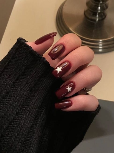 autumn/fall nail inspo Fall Nail Inspo, Kutek Disney, Wine Nails, Maroon Nails, Nagel Tips, October Nails, Casual Nails, Burgundy Nails, Christmas Nails Acrylic