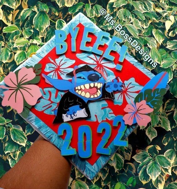 Parking Spot Painting Lilo And Stitch, Stitch Graduation Cap, Graduation Cap Designs Disney, Im Going To Disney, Stitch Graduation, Disney Grad Caps, Graduation Hat Designs, Grad Hats, Creative Graduation Caps