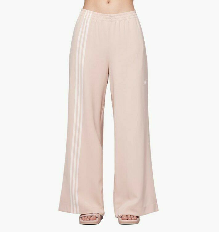 adidas originals TLRD Track Pants Women’s M. Condition is New with tags. Shipped with USPS Priority Mail. B3 Sally Outfit, Maria Bottle, Track Pants Women, Active Wear Pants, Adidas Pants, Pants Women, Priority Mail, Track Pants, Adidas Originals