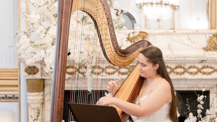 Harpist.Vanessa