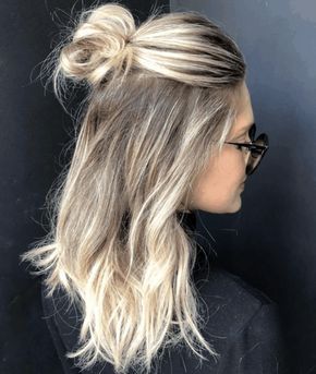 Braiding isn't for everyone, but don't let that drag you down. Here are 11 super trendy and easy no-braid hairstyles you could start doing today! A half-up topknot aka half-up high bun is perfect for your! #NoBraidHairstyles #HairStyles #TrendyHairstyles #HairTrends #HairIdeas No Braid Hairstyles, Easy Hairstyles For Medium Hair, Workout Hairstyles, High Bun, Peinados Fáciles Para Cabello Corto, Summer Hairstyles For Medium Hair, Work Hairstyles, Hot Hair Styles, Penteado Cabelo Curto