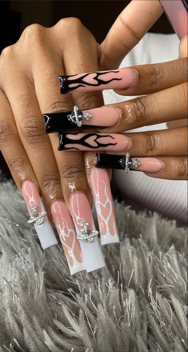 Black Formal Acrylic Nails, Baddie Nails Acrylic Long Square, Hello Kitty Chrome Heart Nails, Long Acrylic Nail Designs Baddie, Rap Concert Nails Ideas, Cute Baddie Nails Acrylic, Cute Long Acrylic Nails, Baddie Acrylic Nails Long, Long Classy Nails