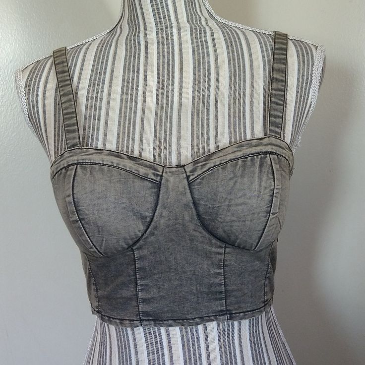 Faded Gray Bustier Bralette Corset Crop Top Brand: B.O.G.Collective Size:Xs Color: Faded Gray Style: Denim Padded Bra Pullover / Pull On Adjustable Straps (Two Button Hole) All Back Elasticated 65% Cotton 35% Polyester New With Tags Please See All Pictures For Details Casual Fitted Corset With Built-in Bra, Trendy Fitted Crop Top Bra, Chic Crop Top With Adjustable Straps And Underwire, Fitted Crop Top Bra With Built-in Support, Chic Underwire Crop Top With Straps, Fitted Crop Top With Built-in Bra And Underwire, Underwire Crop Top With Adjustable Straps For Summer, Summer Strapless Corset That Is Bra Friendly, Summer Strapless Corset, Bra Friendly