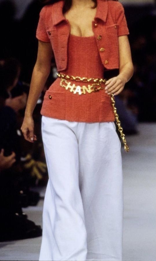 Chanel Runway, 90s Runway Fashion, Runway Fashion Couture, Runway Outfits, Mode Chanel, 90s Fashion Outfits, Chanel Spring, Moda Vintage, Looks Chic