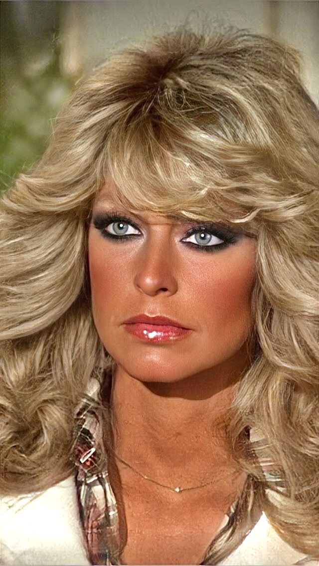 Farah Fawcett Hair, Farrah Fawcet, 70s Hair, Farrah Fawcett, Fluffy Hair, Feathered Hairstyles, Hairstyles For School, Layered Hair, Summer Hairstyles