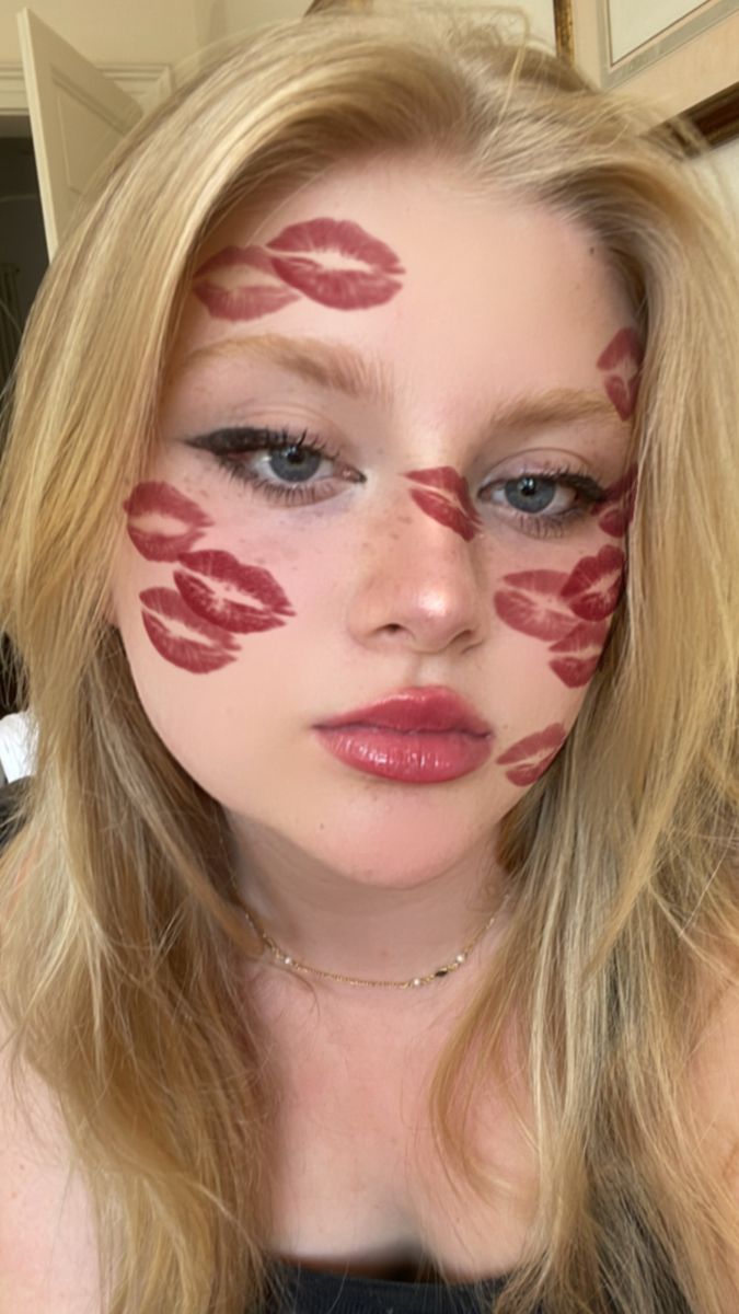 Chefs Kiss Makeup, Kiss Costume Makeup, Marry Makeup Halloween, Red Lipstick Halloween Costume, Kisses Makeup Look, Valentines Day Halloween Costume, Cupid Makeup Looks Halloween, Kiss Marry Kill Makeup Ideas, Kiss Halloween Makeup