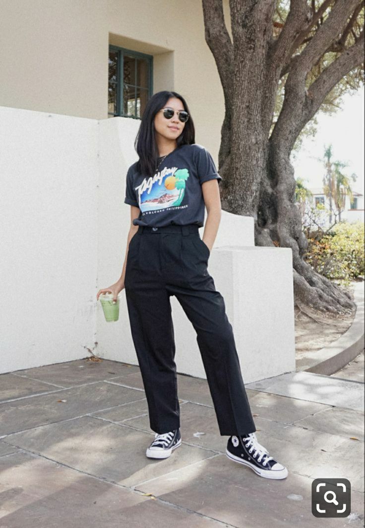 Look Grunge, Graphic Tee Outfits, Casual Day Outfits, Outfits With Converse, Elegante Casual, Mode Inspo, Tshirt Outfits, Tee Outfit, Business Casual Outfits