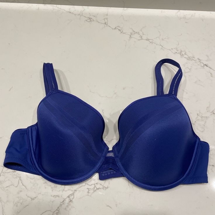 Never Worn Before! Only Tried On. Let Me Know If You Have Any Questions. Blue Stretch Bra With Medium Bust Support, Blue Bra With Medium Bust Support And Stretch, Blue Bra With Medium Bust Support, Blue Underwire Bra With Medium Bust Support, Elegant Fitted Blue Bra, Elegant Stretch Blue Bra, Elegant Blue Stretch Bra, Elegant Blue Seamless Bra, Fitted Blue Bra With Medium Bust Support