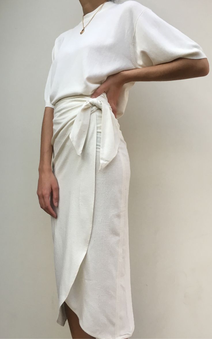 Na Nin Raw Silk Bobbie Wrap Skirt / Available in Multiple Colors – NA NIN Envelope Skirt, Minimalist Moda, Mode Inspo, Looks Chic, Looks Style, Mode Inspiration, Raw Silk, Fashion Street, Wrap Skirt