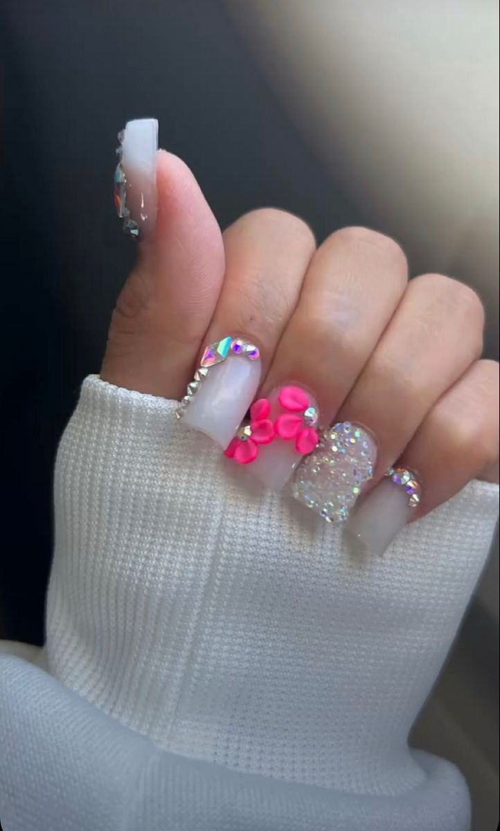 Diamond Nail Designs Short Nails, Short Short Acrylic Nails Square, Short Freestyle Nail Sets, Permanent Polish Nails Ideas, Over Lay Nails Acrylics Short, 23rd Birthday Nail Ideas, Cute Flower Nails Acrylic, Baddie Bling Nails Short, Short Square Acrylic Nails Ideas