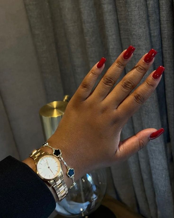 Red Nails For Black Skin, Cute Short Nails Black Women, Nails Inspo For Dark Skin, Cute Short Nails Black, Nails For Dark Skin Tone, Red Nails On Dark Skin, Red Nails Black Women, Short Nails Black Women, Short Nails Black