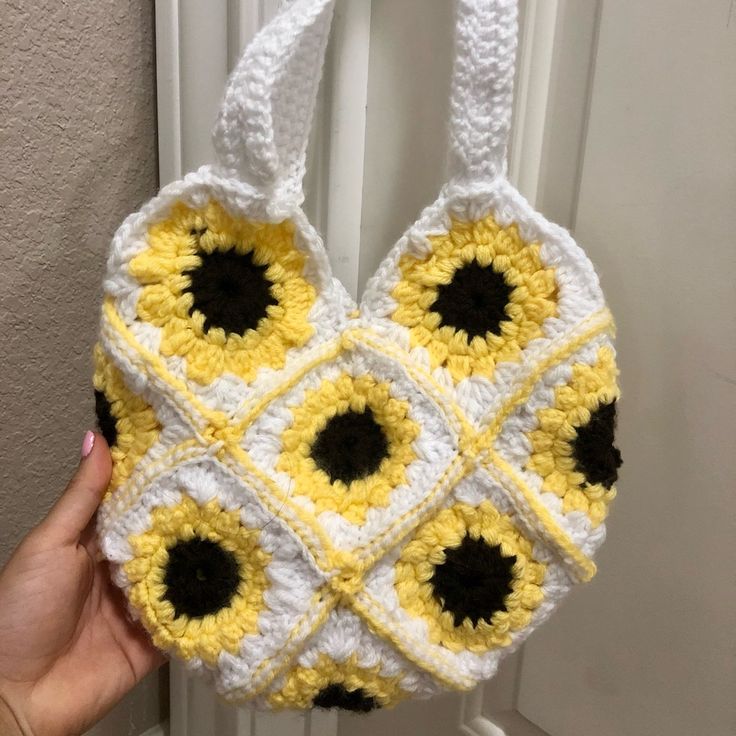 -Never Used -Handmade Cute Yellow Seasonal Shoulder Bag, Yellow Casual Crochet Bag For Spring, Cute Yellow Summer Shoulder Bag, Cute Yellow Shoulder Bag For Summer, Casual Yellow Crochet Bag For Spring, Yellow Crochet Tote Bag For Spring, Handmade Yellow Summer Shoulder Bag, Yellow Crochet Bag For Spring, Spring Yellow Crochet Bag