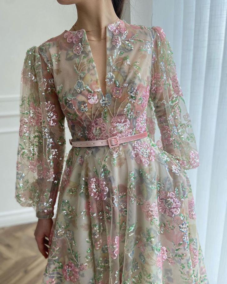 Floral Embroidered Dress, فستان سهرة, Handmade Dresses, Embroidery Dress, Fancy Dresses, Embroidered Dress, Floral Maxi Dress, Simple Dresses, Stylish Dresses