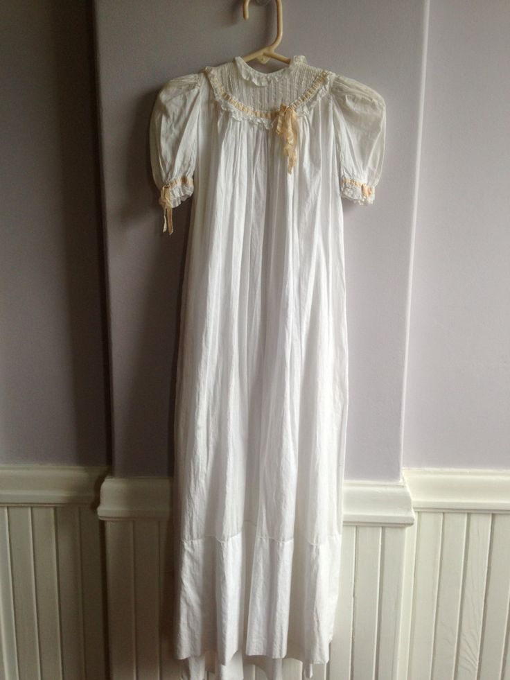 "Lovely old christening dress, made of a fine cotton fabric. Parts of the ribbon are disintergrating, but other than that this dress is in very good vintage condition. It measures 36\" in length. Measurements are; Armpit to armpit Shoulder to shoulder Feel free to convo with me for any further questions. Thank you for your interest." Music Box Jewelry, Christening Dress, Quartz Crystal Necklace, Edwardian Fashion, Crystal Choker, Vintage Bridal, Piece Of Clothing, Christening, Vintage Outfits