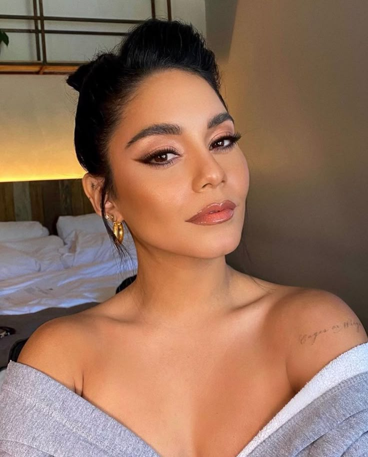 Vanessa Hudgens Makeup, Bride Makeup Brown Eyes, Seductive Makeup, Bombshell Makeup, Wedding Guest Makeup, Glam Wedding Makeup, Wedding Makeup For Brown Eyes, Brunette Makeup, Formal Makeup