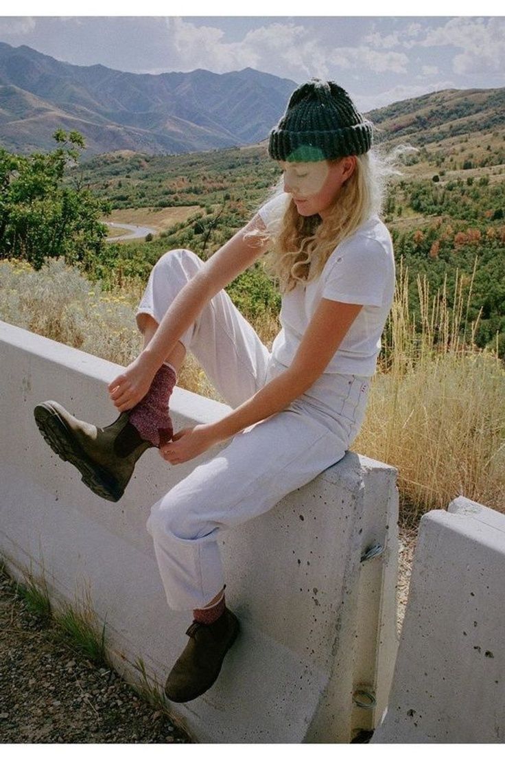 Style inspiration from a Blundstone fan. Blundstone Dress Outfit, Blundstone Boots Outfit, Blundstone Boots Women, Blundstone Women Outfit, Blundstone Outfits, Fall Granola, Blundstone Outfit, Granola Girl Outfits, Granola Outfits