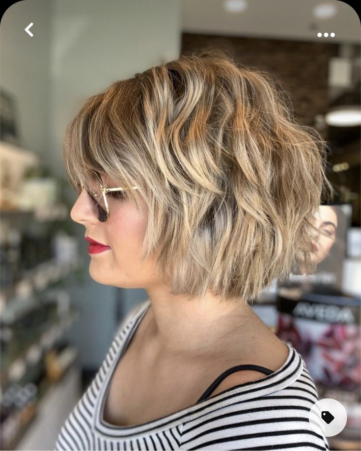 Blonde Shaggy Bob, Tan Skin Blonde Hair, Red Bob, Shaggy Bob, Choppy Bob Hairstyles, Chin Length Hair, Shag Hairstyles, Bob Hairstyles For Fine Hair, Penteado Cabelo Curto