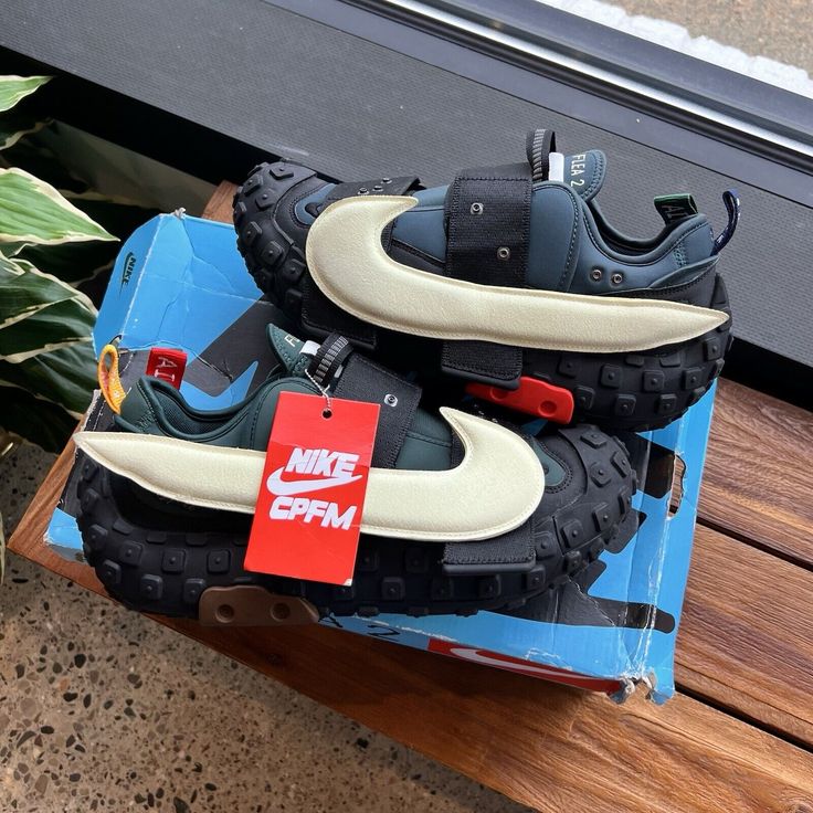 Size 9- Nike Air Flea 2 CPFM Low Black Alabaster  Condition -8.5/10 General pre owned, no major flaws.Includes dust bag Box is damaged Vision Board, Nike Air, Athletic Shoes, Men's Shoes, Dust Bag, Shoe Accessories, Mens Accessories, Nike, Black