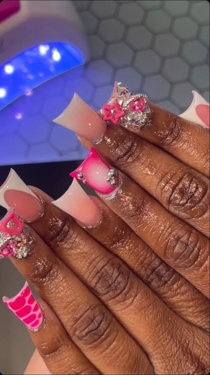 Short And Cute Acrylic Nails, Glam Duck Nails, Brown And Pink Duck Nails, Duck Nails Silver, Duck Nail Inspiration, Shorties Duck Nails, Duck Nail Ideas Short, Pink Short Duck Nails, Duck Nails With Rhinestones