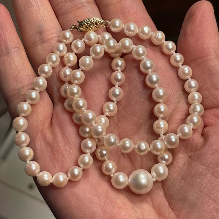 This Is An Amazing 14k Solid Gold High Quality White Cultured Freshwater Pearl Necklace. The Pearls Are Graduated, Perfectly Round, And Measure From 5.5 To 10 Millimeters In Diameter. They Have A Superb Luster And Shine Beautifully. The Necklace Measures 18 Inches Long And The Clasp Is Stamped 14k On Its Catch. New Without Tags In A Gift Box.