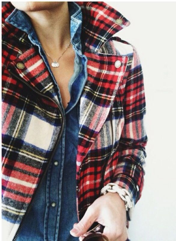 Plaid and denim Tartan Jacket Outfit, Tartan Fashion, Style Anglais, Fall Layers, Jacket Outfit, Plaid Jacket, Inspiration Mode, Fashion Mode, Tartan Plaid