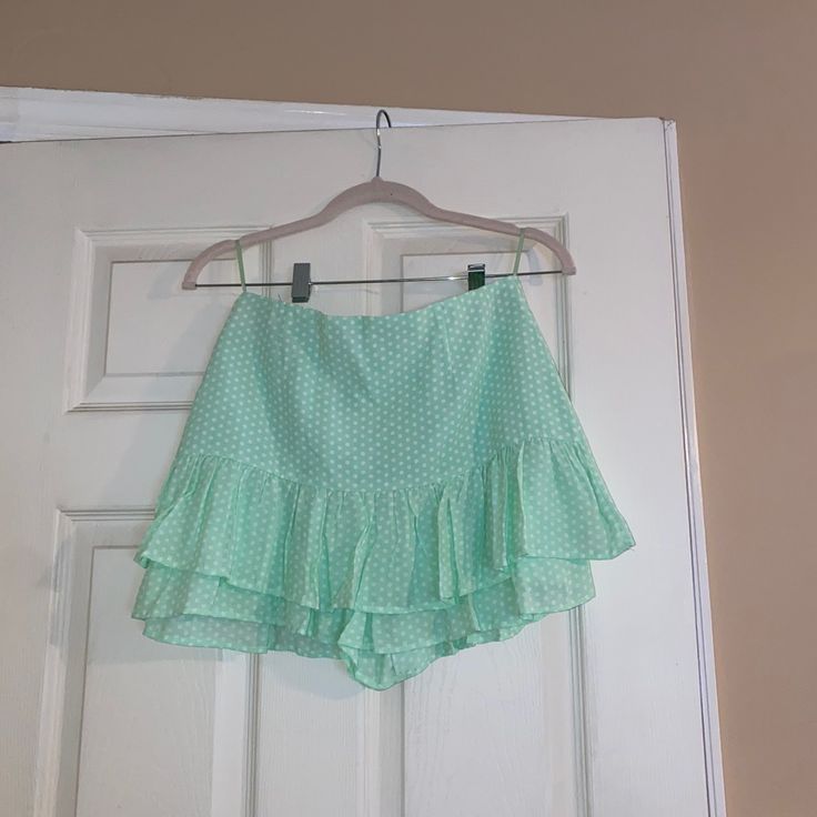 New + Tags On Mint Green Polka Dot Skirt With Shorts Built In Zipper On The Side Size S Zara Tiered Skirt For Vacation, Green Skirted Bottoms For Spring, Spring Green Skirted Bottoms, Green Casual Skort (shorts Skirt), Casual Green Skort (shorts With Skirt Shape), Green Skirted Bottoms For Summer, Green Lined Skirt For Summer, Green Flowy Skort In Short Length, Summer Skirted Bottoms For Day Out