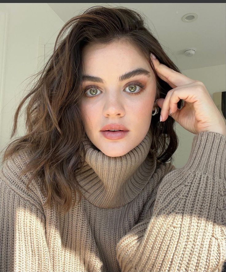 Gorgeous 🥰 Lucy Hale Makeup, Lucy Hale Photos, Lucy Hale Hair, Lucy Hale Style, Sarah Hyland, Shay Mitchell, Lucy Hale, Dove Cameron, Lily Collins