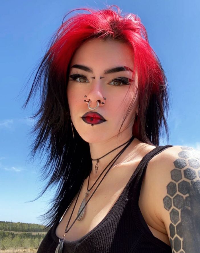 Root Hair Dye Ideas, Colorful Roots Black Hair, Red Hot Roots Hair, Pink Shadow Root Black Hair, Dark Red And Black Hair Ideas, Bright Red Hair With Black Roots, Bright Roots Dark Hair, Red Root Hair, Hot Pink Roots With Black Hair