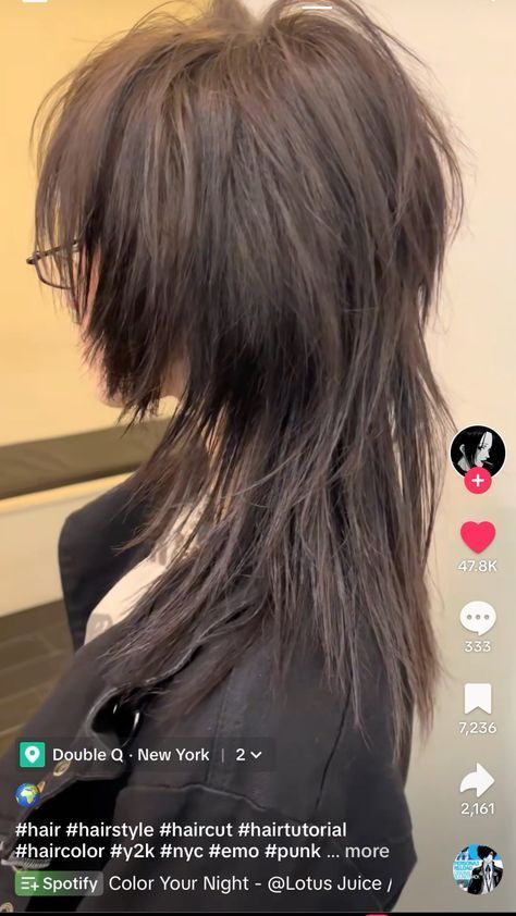 Gothic Haircut Short, Vkei Haircut Short, Vkei Mullet, Haircut Ideas For Medium Hair Layers, Modern Scene Hair, Emo Layered Hair, 80 Hair Styles, Visual Kei Haircut, Wolf Tail Haircut