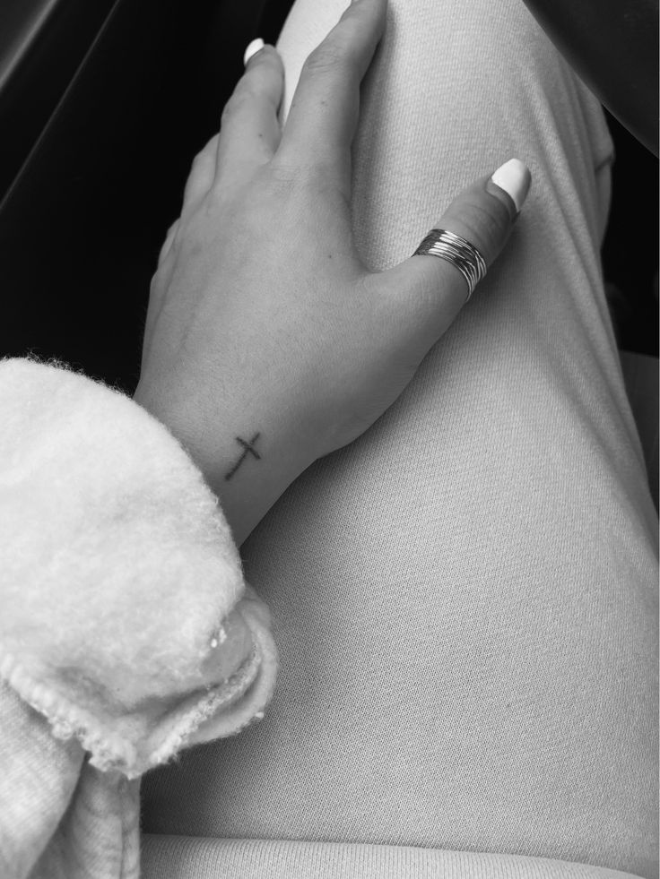 Finger Rosary Tattoo, Cross Tattoo Finger, Cross On Finger Tattoo, Cross Tattoo On Finger, Finger Cross Tattoo, Cross Hand Tattoo, Cross Finger Tattoo, Little Cross Tattoos, Christian Cross Tattoos