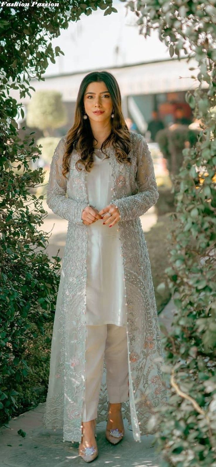 Top Treading Fancy Dresses For More Designs Click on our YouTube link...? Dress Design Pakistani, Pakistani Party Wear Dresses, Party Wear Gowns, Shrug For Dresses, Pakistani Fancy Dresses, Beautiful Pakistani Dresses, Salwar Kamiz, Fancy Dresses Long, Eid Dresses