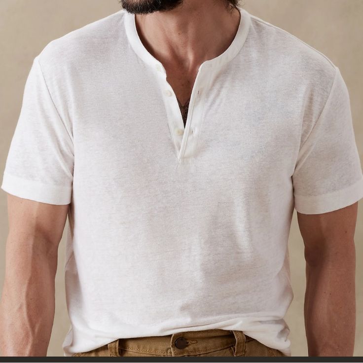 Banana Republic Tee. Quarter Button Up. Size Medium Tall. White. Soft, Lightweight. Never Worn. Henley Neckline T-shirt With Button Closure For Summer, Summer Henley Neckline T-shirt With Button Closure, Summer Henley T-shirt With Button Closure, White Cotton Henley With Buttons, Relaxed Fit Short Sleeve Henley With Buttons, Summer Short Sleeve Henley With Button Closure, White T-shirt With Buttons Relaxed Fit, White Relaxed Fit T-shirt With Buttons, White Henley Top With Button Closure