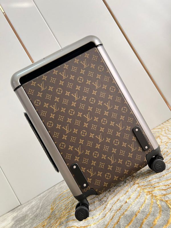 Charm Fashion Lu-Vi bags - 11373 A+ Excellent Quality copies; Contact us if you've any questions in your mind. Supreme Bag, Luggage Trolley, Fan Fashion, Lv Handbags, Bags Designer Fashion, Lv Bag, Exclusive Bag, Beautiful Packaging, Louis Vuitton Handbags