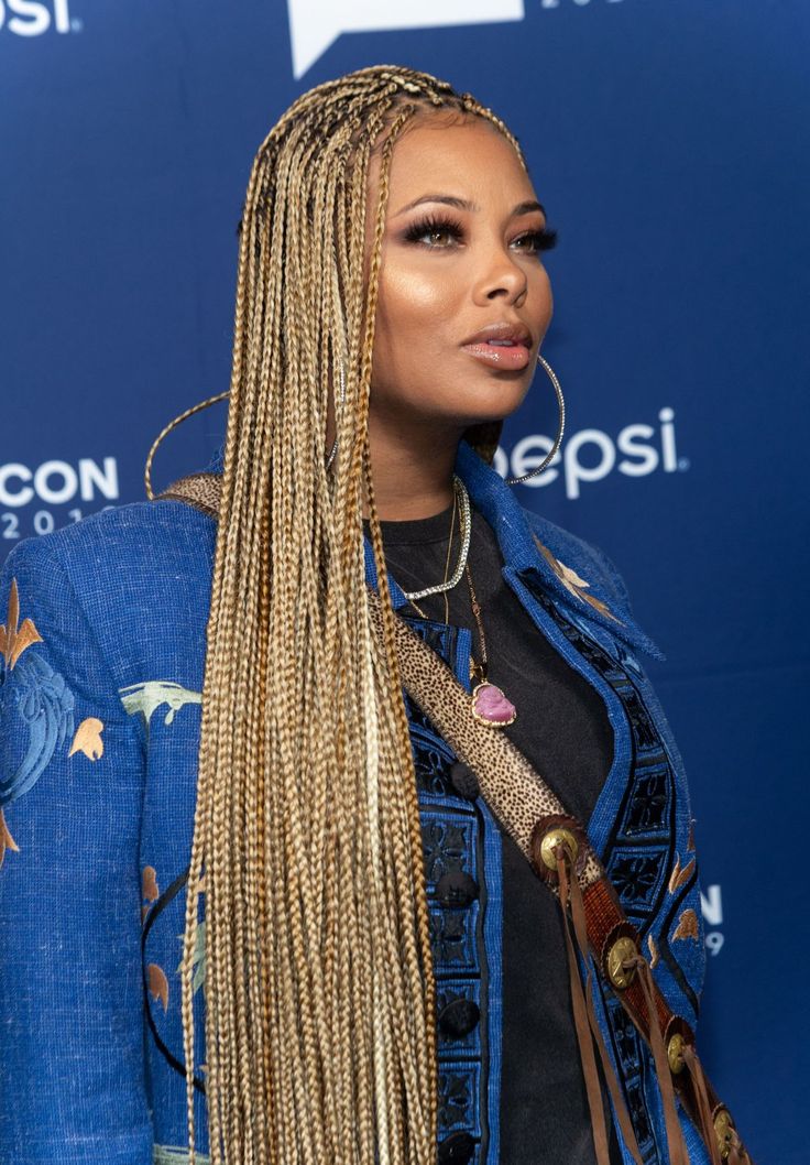 Small Knotless Box Braids Long Blonde, Eva Marcille Braids, Ciara Braids, Honey Blonde Goddess Braids, Blonde Box Braids Hairstyles, Edges Braids, Blonde Goddess Braids, Blonde Braiding Hair, Blonde Goddess