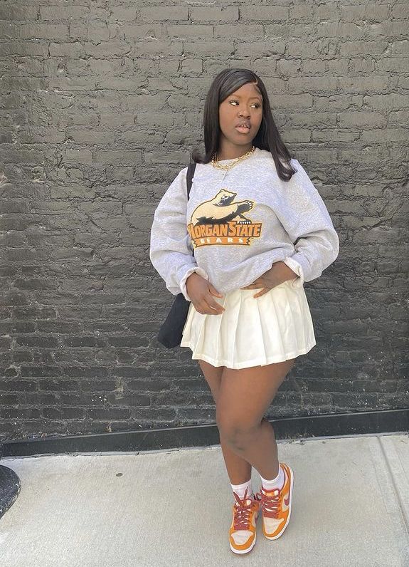 Sweatshirt And Skirt Outfit, Crewneck Outfit, Homecoming Outfit, Homecoming Outfits, Swag Outfits For Girls, Miniskirt Outfits, Cute Swag Outfits, Curvy Girl Outfits