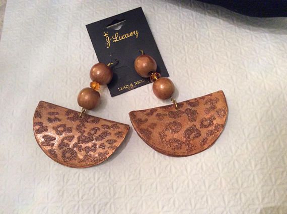 Leopard semi-circle earrings Earrings Paper, My New Haircut, Leopard Earrings, Animal Print Earrings, Earrings Wood, Paper Earrings, Stylish Earrings, Copper Brown, Brown Women